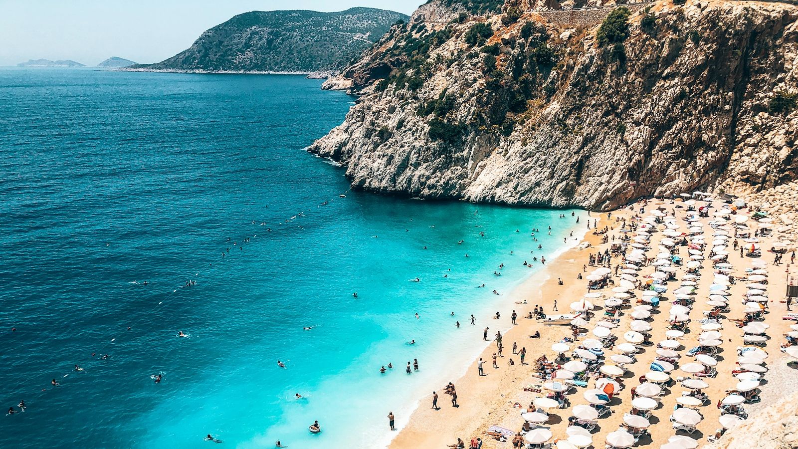 Car Hire in Antalya: Coast Roads, Parking and the Summer Rush