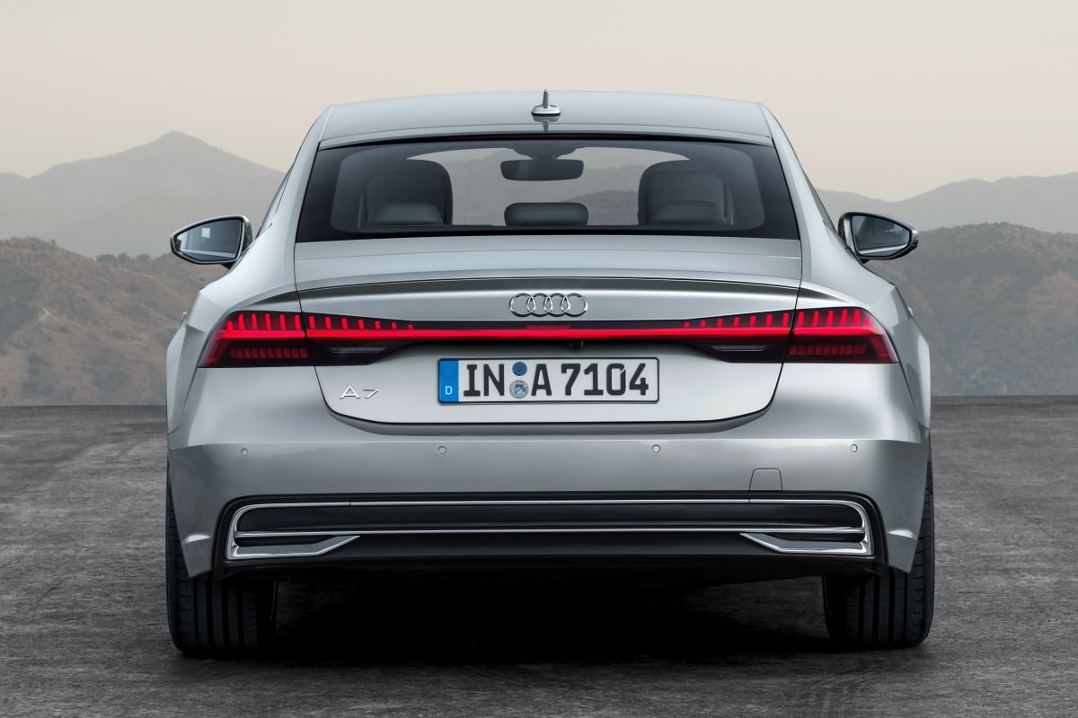 Audi A7 Sportback · رمادي — الصورة 3