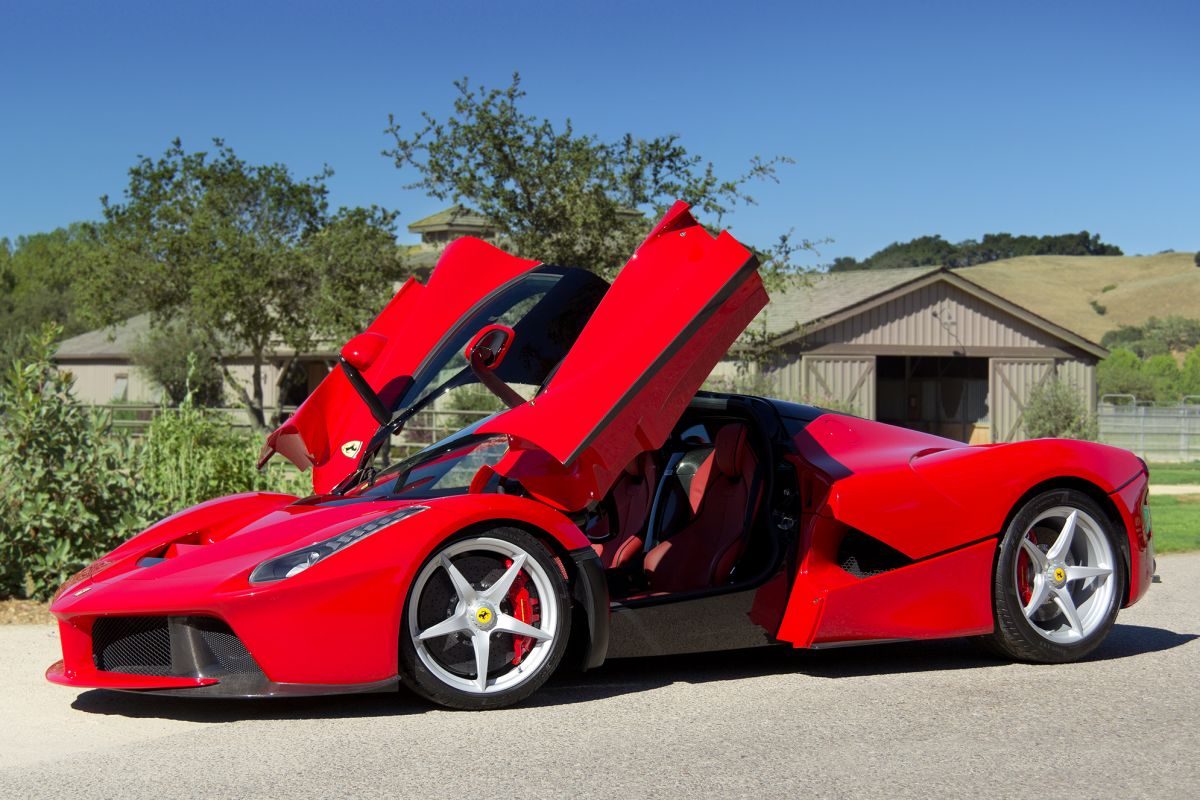 Ferrari LaFerrari · Red — image 4