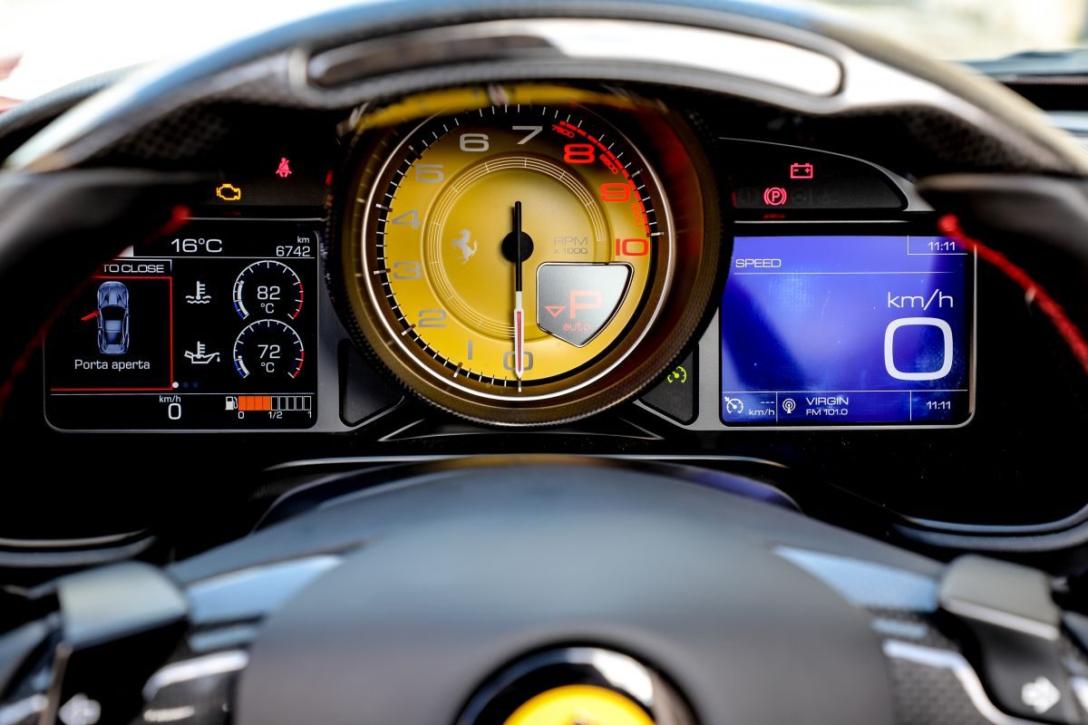 Ferrari Portofino · Beyaz — görsel 5